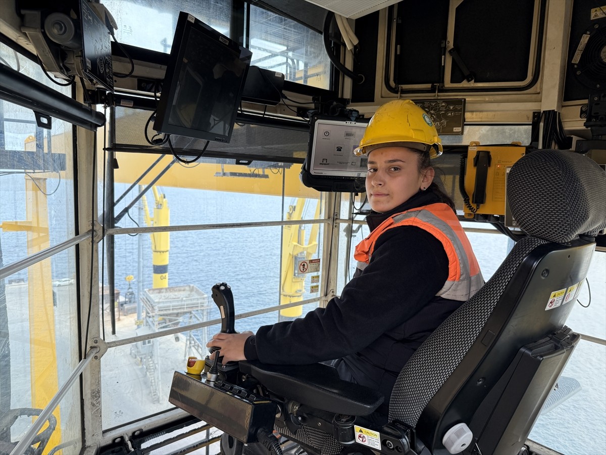 Tekirdağ Asyaport Limanı'nda vinç operatörü olarak görev yapan 21 yaşındaki Şifa Çuhadar...