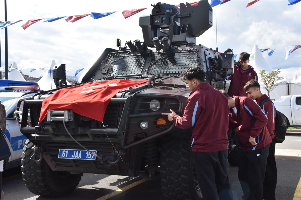 Trabzon Büyükşehir Belediyesi ile TÜBİTAK işbirliğinde düzenlenen "Trabzon Bilim Festivali" ...