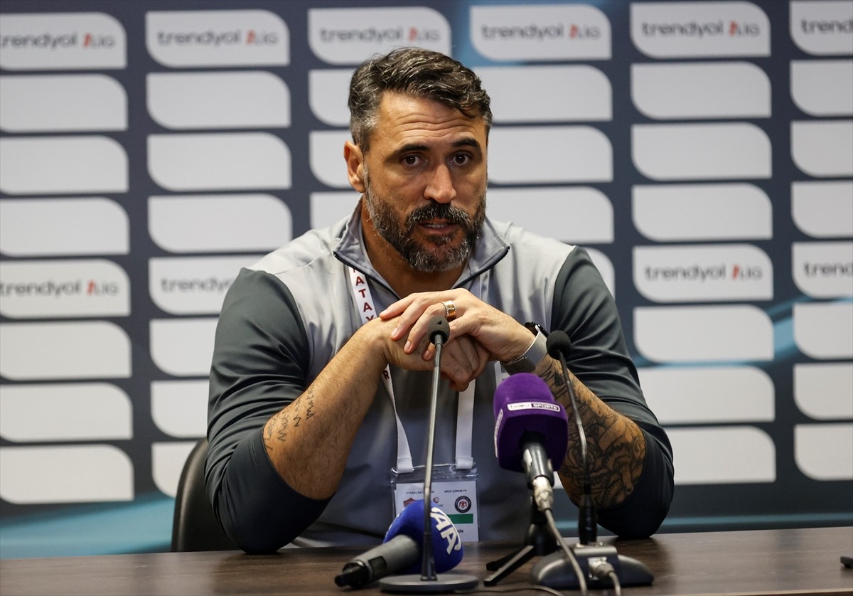 Trendyol 1. Lig'in 10. haftasında Mersin'de Arca Çorum FK'ya 4-1 yenilen Atakaş Hatayspor'da...