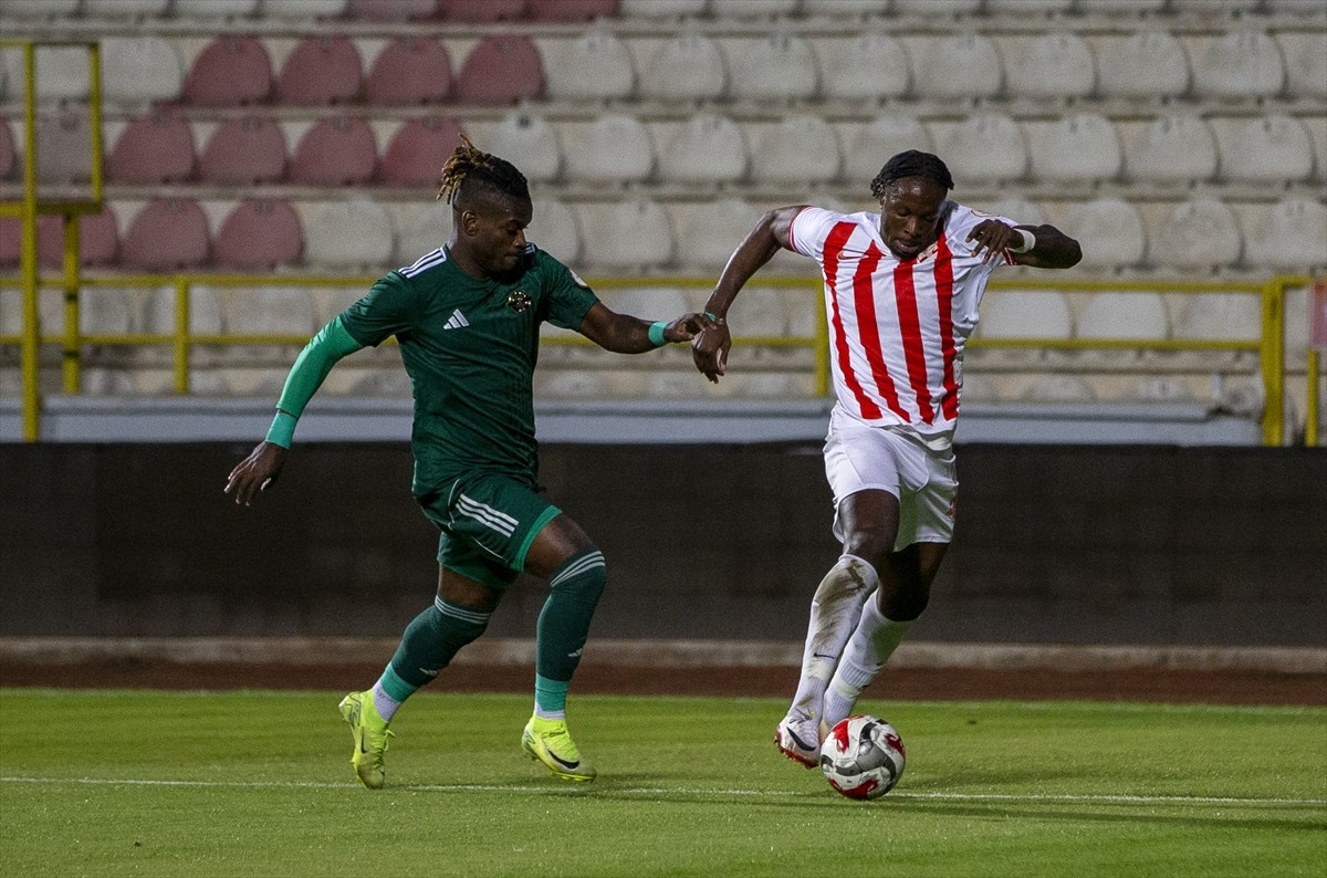 Trendyol 1. Lig'in 9'uncu haftasında Boluspor ile Esenler Erokspor Bolu Atatürk Stadyumunda...
