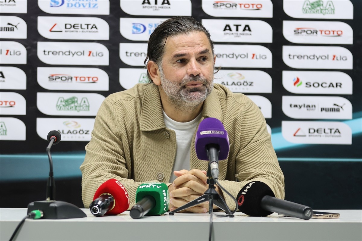 Trendyol 1. Lig'in 9. haftasında Iğdır FK, İstanbulspor ile karşılaştı. Iğdır FK Teknik Direktörü...