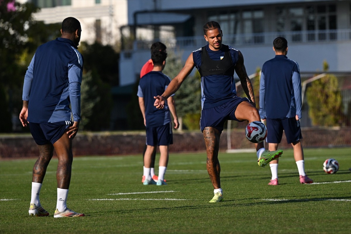 Trendyol Süper Lig'in 9. haftasında sahasında Samsunspor'u ağırlayacak olan Zecorner Kayserispor...