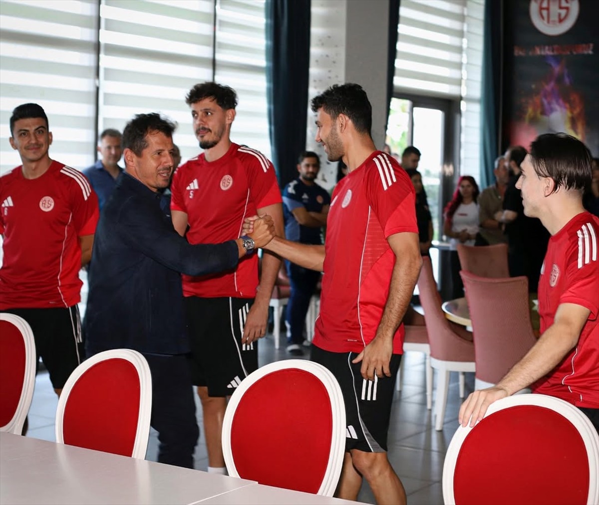 Trendyol Süper Lig ekiplerinden Hesap.com Antalyaspor, teknik direktör Emre Belözoğlu ile...