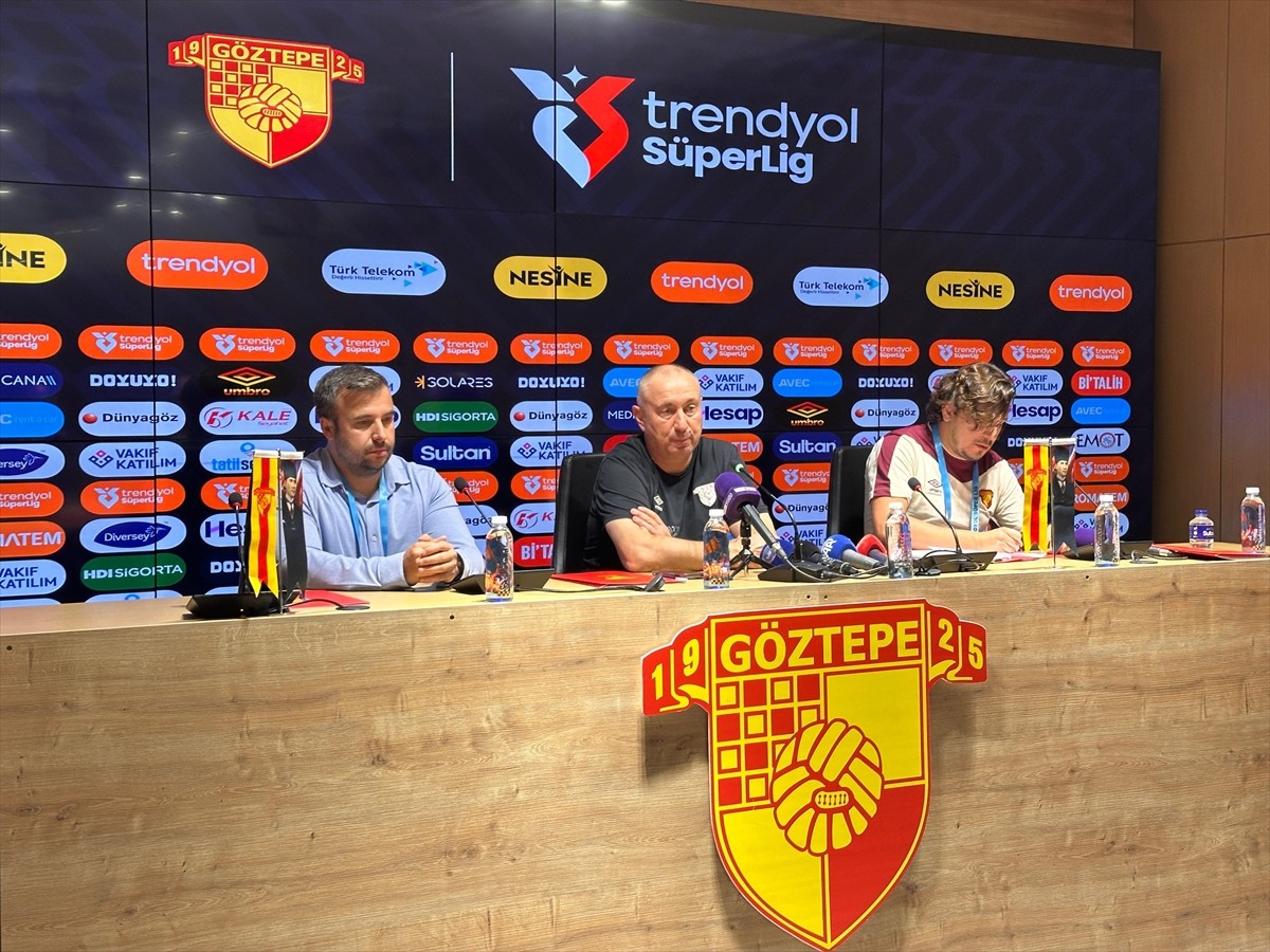 Trendyol Süper Lig’in 8. haftasında Göztepe ile RAMS Başakşehir, Gürsel Aksel Stadyumu'nda...