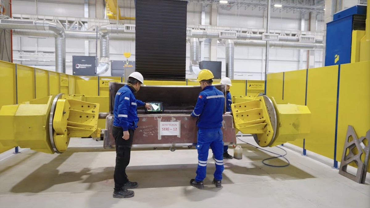 Türk savunma sanayisi bünyesinde geliştirilen ALTAY Tankı'nın seri üretim sürecinde Türk mühendis...