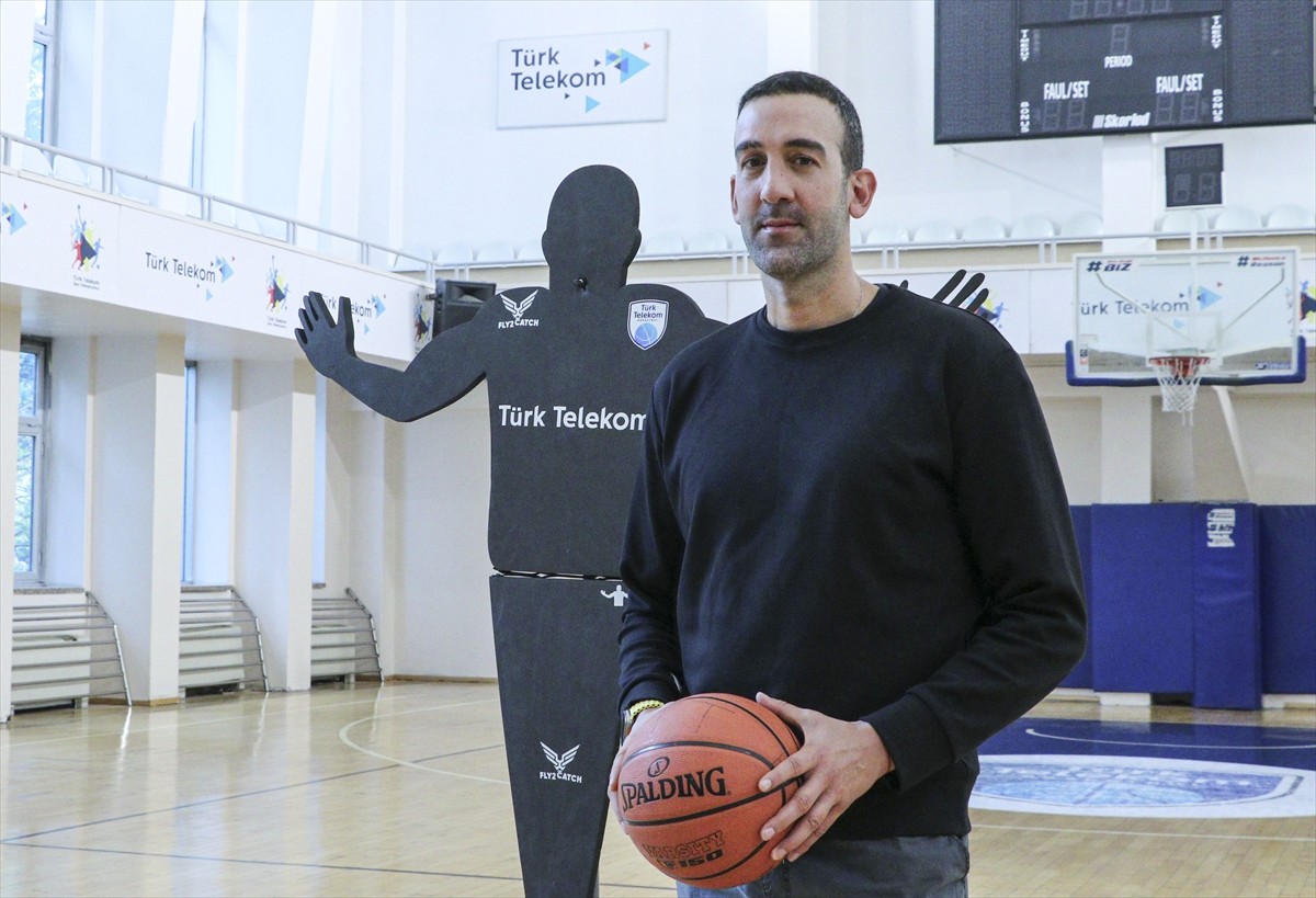 Türk Telekom Erkek Basketbol Takımı, sezonun ilk 5 maçında galibiyet alamazken son 3...