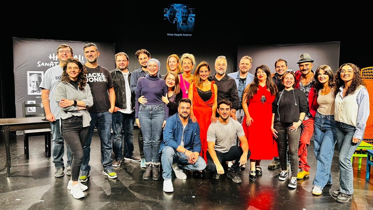 Türk tiyatrosunun Almanya'daki temsilcilerinden Tiyatro Frankfurt, 2025-2026 tiyatro sezonunun...