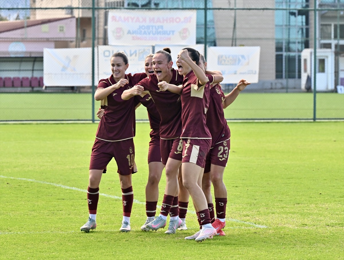 Turkcell Kadın Futbol Süper Ligi'nin 6'ncı haftasında Trabzonspor, Kadir Özcan Tesisleri'nde konuk...