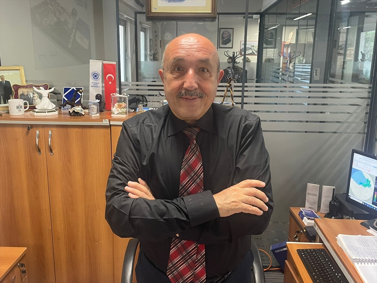 Türkiye'de yaz yağışları uzun yıllar ortalamasına göre yüzde 53 azalırken İstanbul'da da son 65...