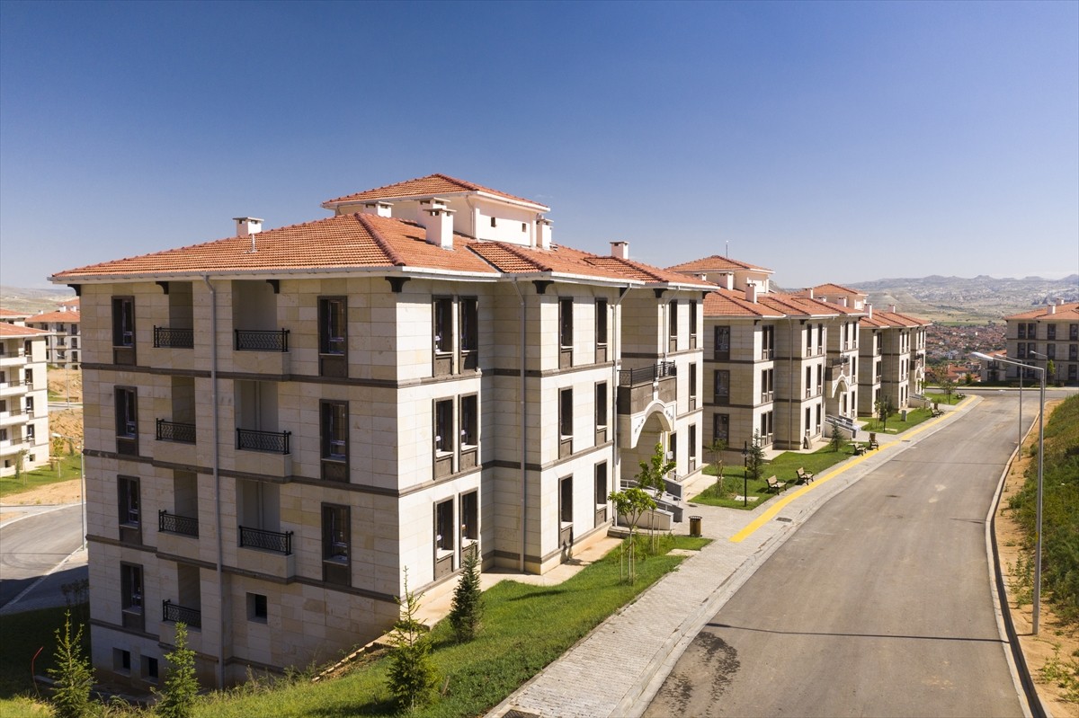 Türkiye'nin her şehrinde inşa edilecek 500 bin sosyal konut projesinin detayları cuma günü...
