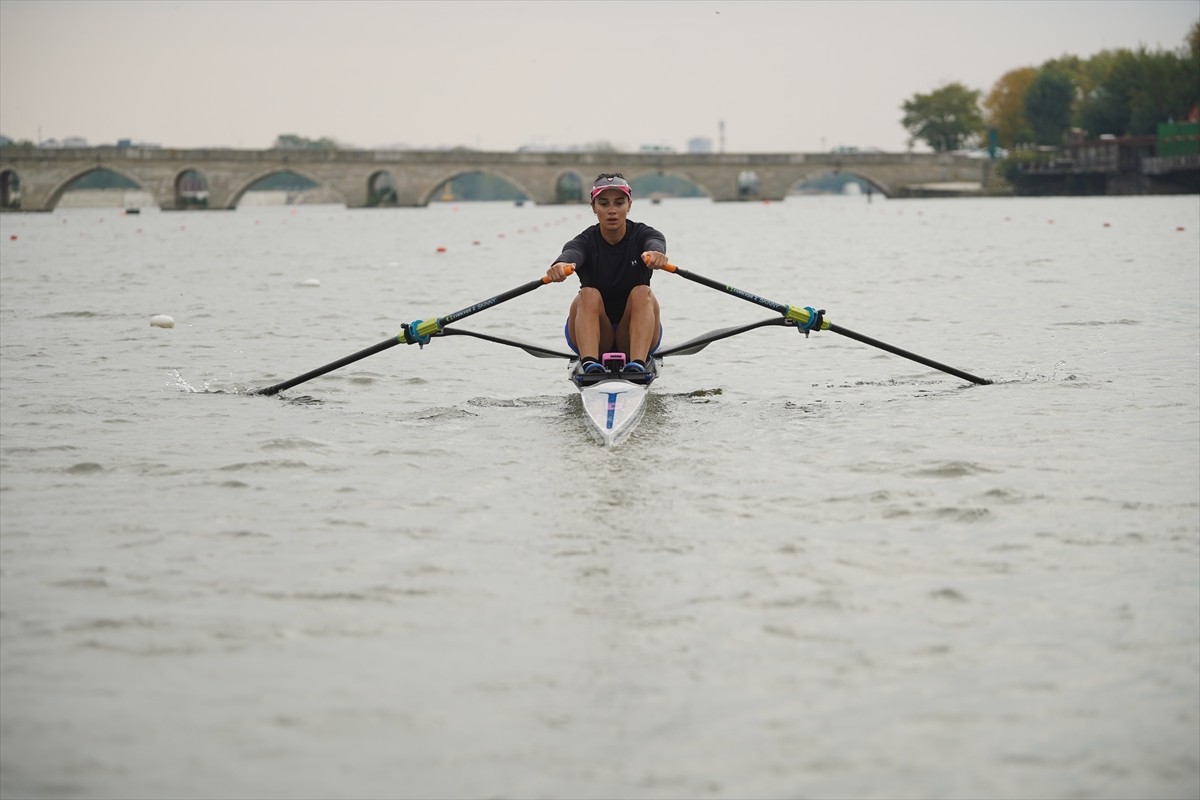 Türkiye'nin uluslararası standartlardaki ilk olimpik kürek parkuru Meriç Nehri, 2026'da da büyük...