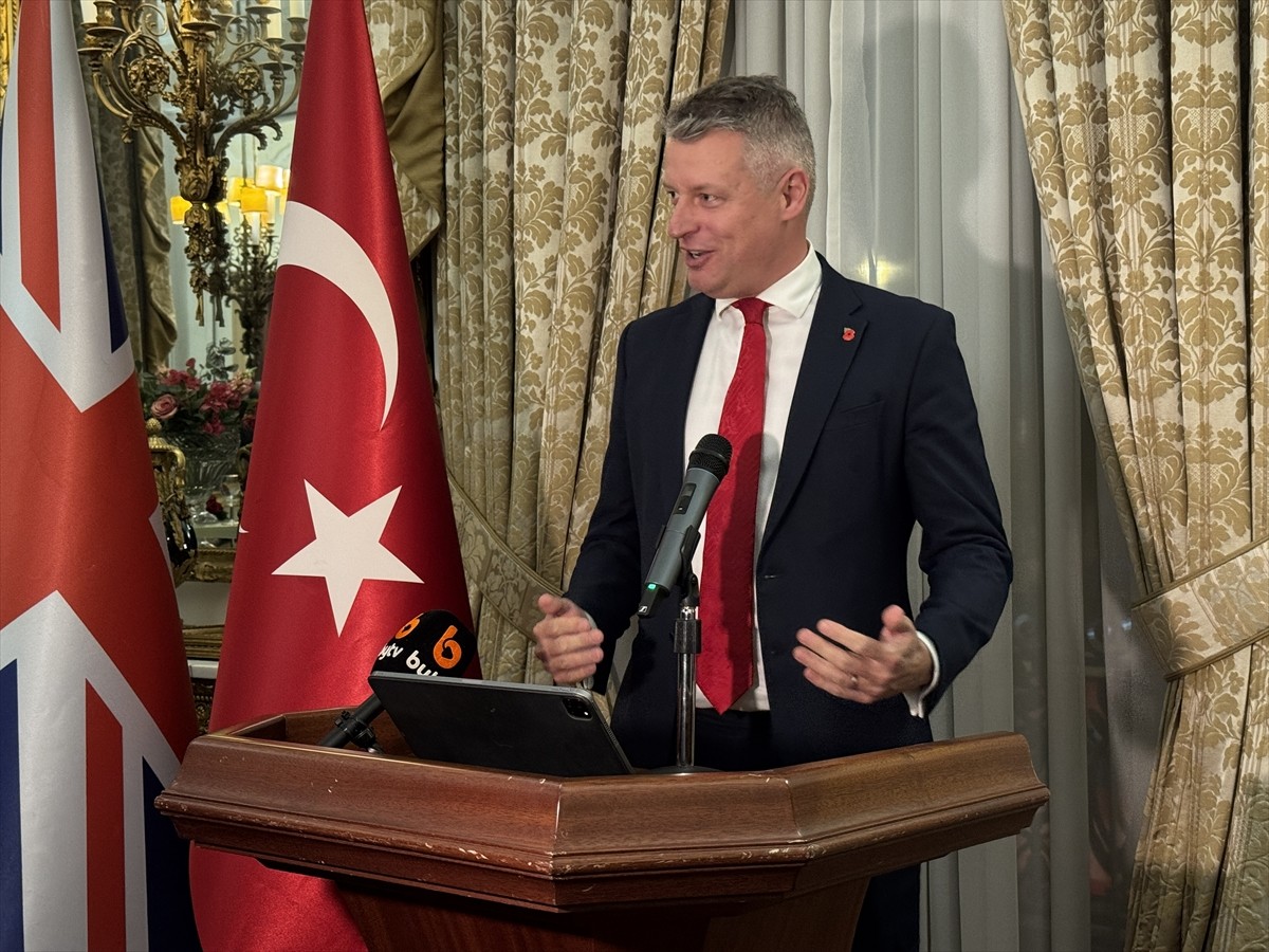 Türkiye Cumhuriyeti'nin kuruluşunun 102'inci yıl dönümü, Türkiye'nin Londra Büyükelçiliğinde Türk...