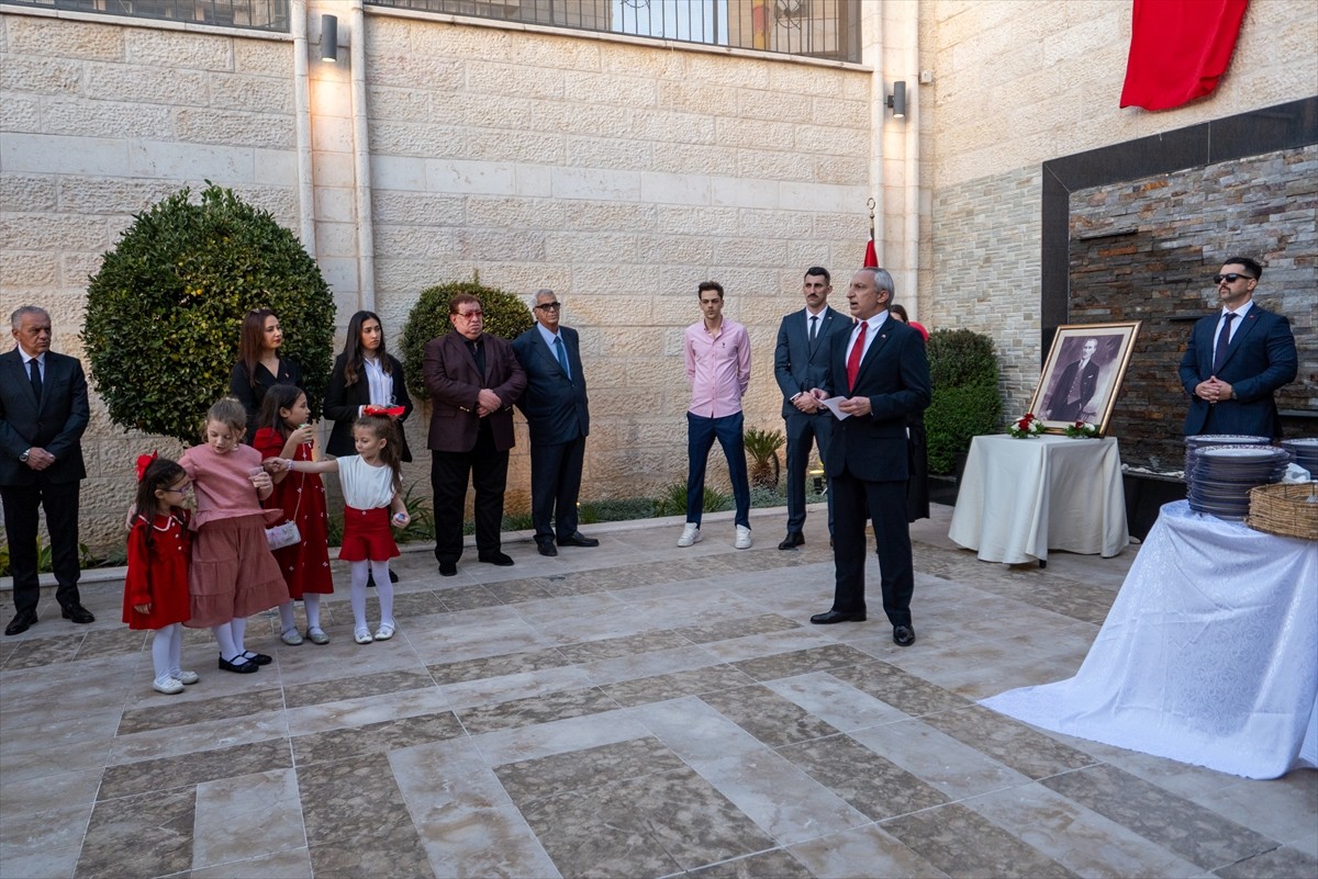 Türkiye Cumhuriyeti'nin kuruluşunun 102. yılı, işgal altındaki Doğu Kudüs'te, Türkiye’nin Filistin...