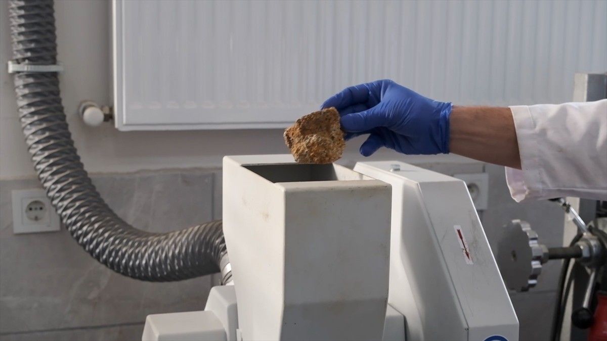 Türkiye Enerji, Nükleer ve Maden Araştırma Kurumu (TENMAK) bünyesinde faaliyet gösteren Nadir...