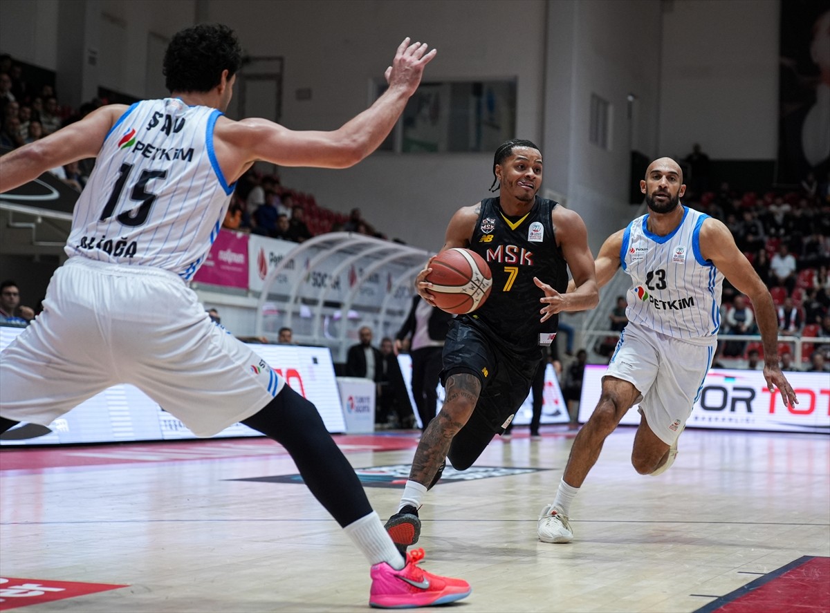 Türkiye Sigorta Basketbol Süper Ligi'nin 5. haftasında Aliağa Petkimspor ile Mersin Spor, ENKA...