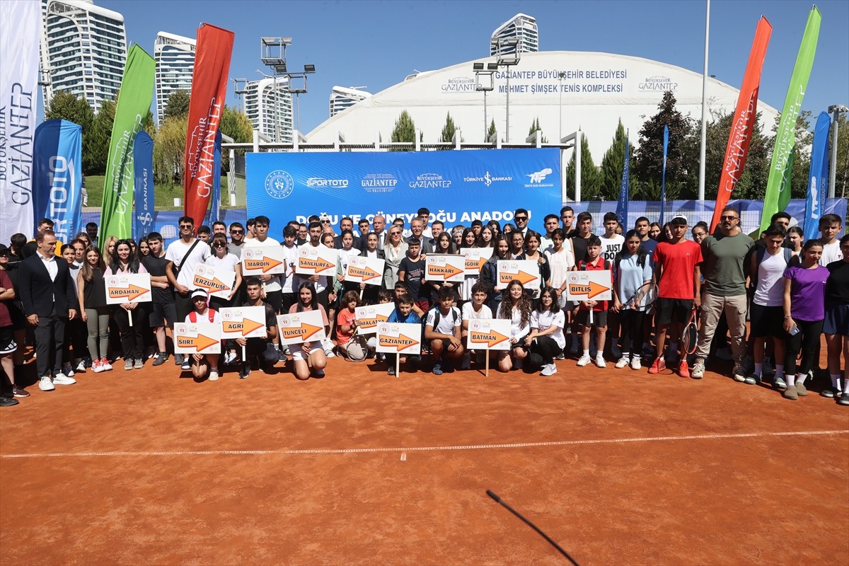 Türkiye Tenis Federasyonu tarafından düzenlenen Doğu ve Güneydoğu Anadolu Takım Şampiyonası...