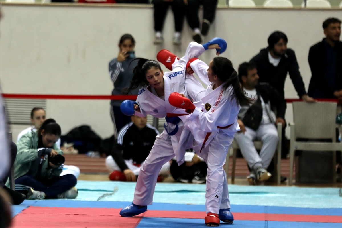 Ümit, Genç ve 21 Yaş Altı Türkiye Karate Şampiyonası sona erdi. Türkiye Karate Federasyonu...