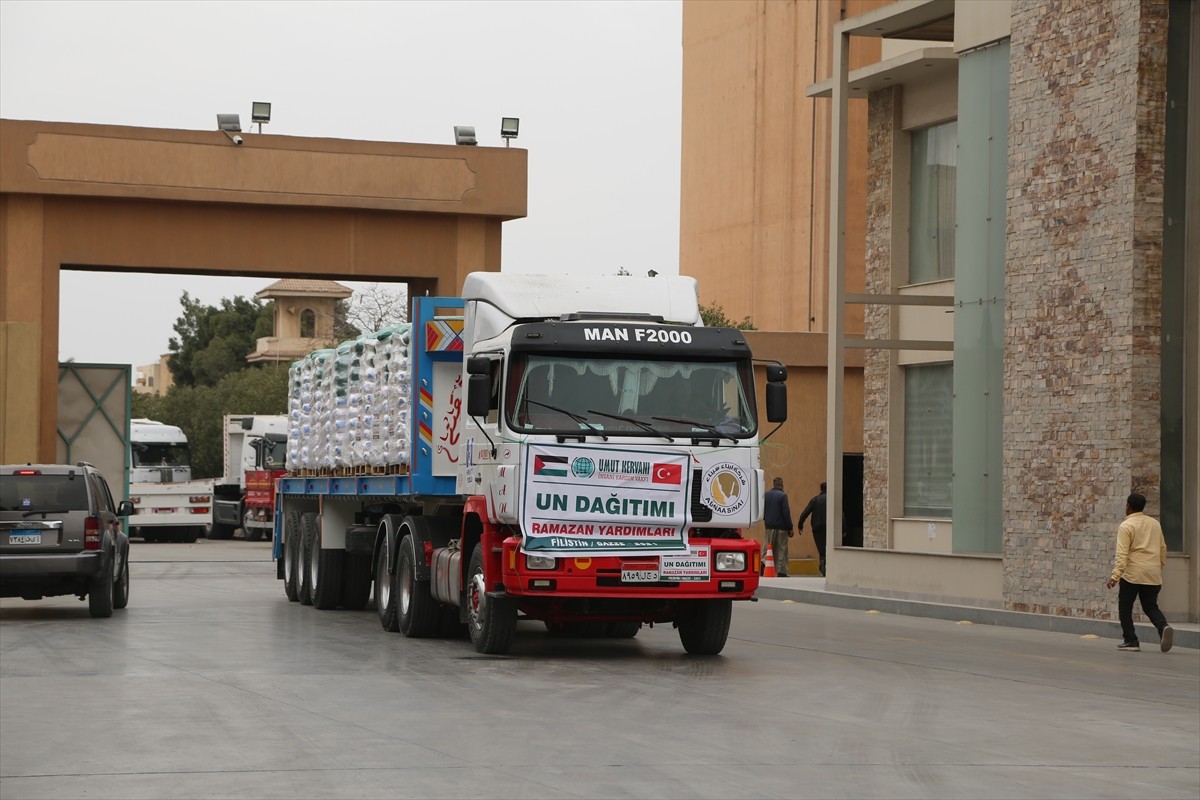 Umut Kervanı Vakfı Başkanı Cengiz Kurtaran, 7 Ekim 2023'ten bu yana Gazze'ye 192 milyon 43 bin 497...