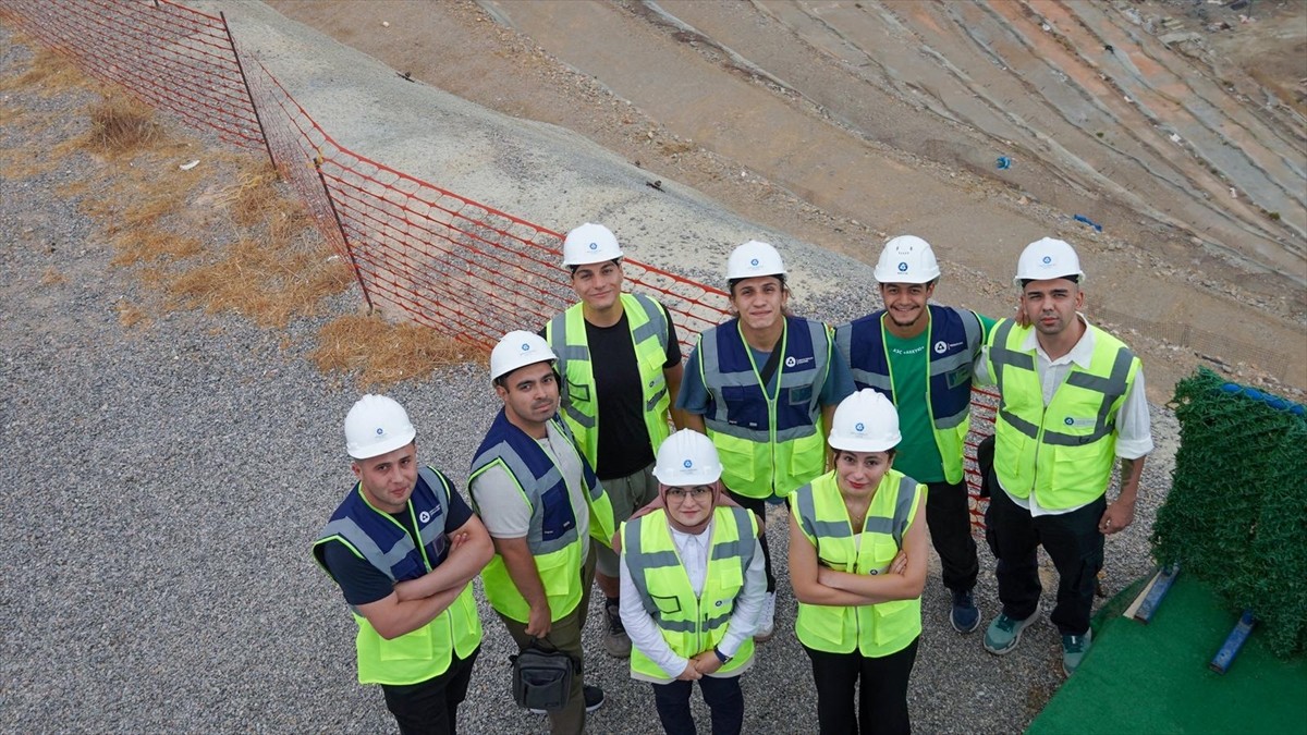 Üniversite öğrencileri, Gençlik ve Spor Bakanlığı ile Enerji ve Tabii Kaynaklar Bakanlığı iş...