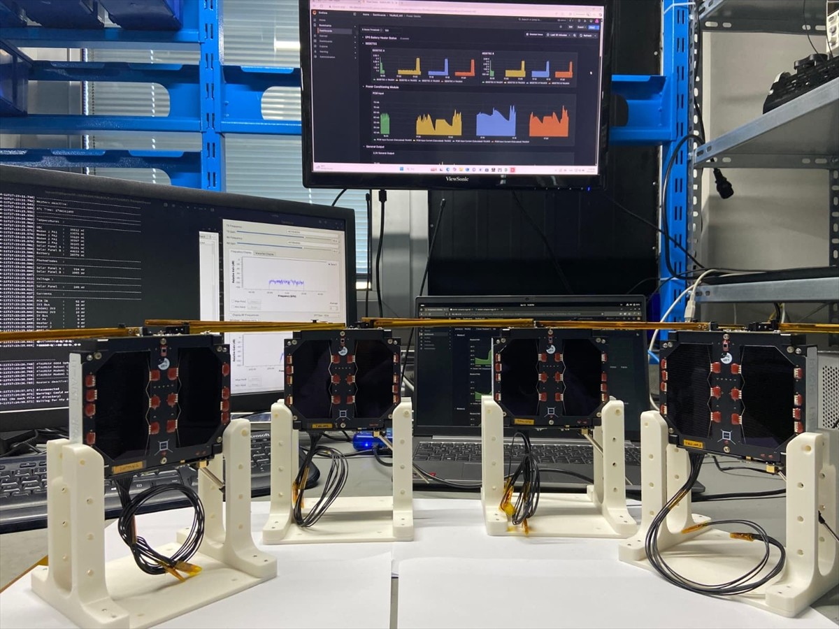 Uydu ekosisteminde yürütülen çalışmalarla uzaydaki Türk varlığına en uzun boyutu 10 santimetre...