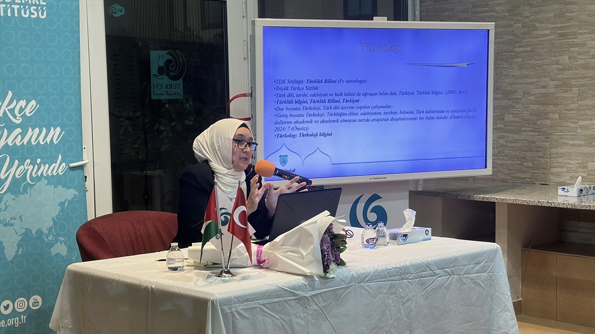 Yunus Emre Enstitüsü (YEE) Amman Türk Kültür Merkezinde, “Türk Dili ve Türkoloji” konulu bir...