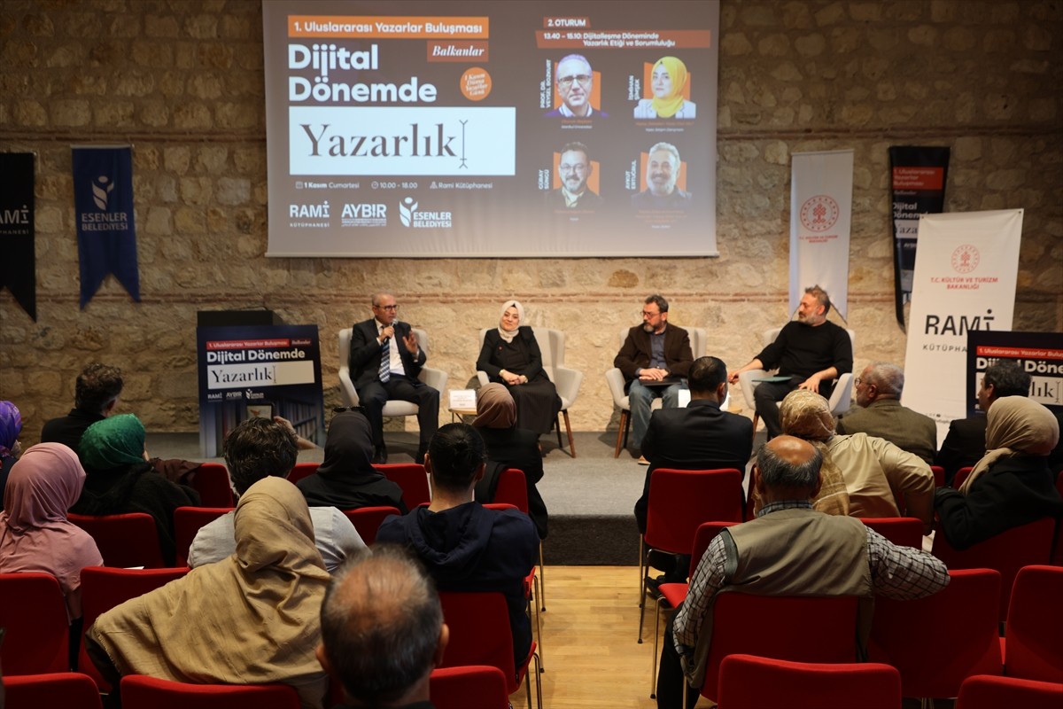 1 Kasım Dünya Yazarlar Günü dolayısıyla bu yıl ilki düzenlenen "Uluslararası Yazarlar Buluşması"...