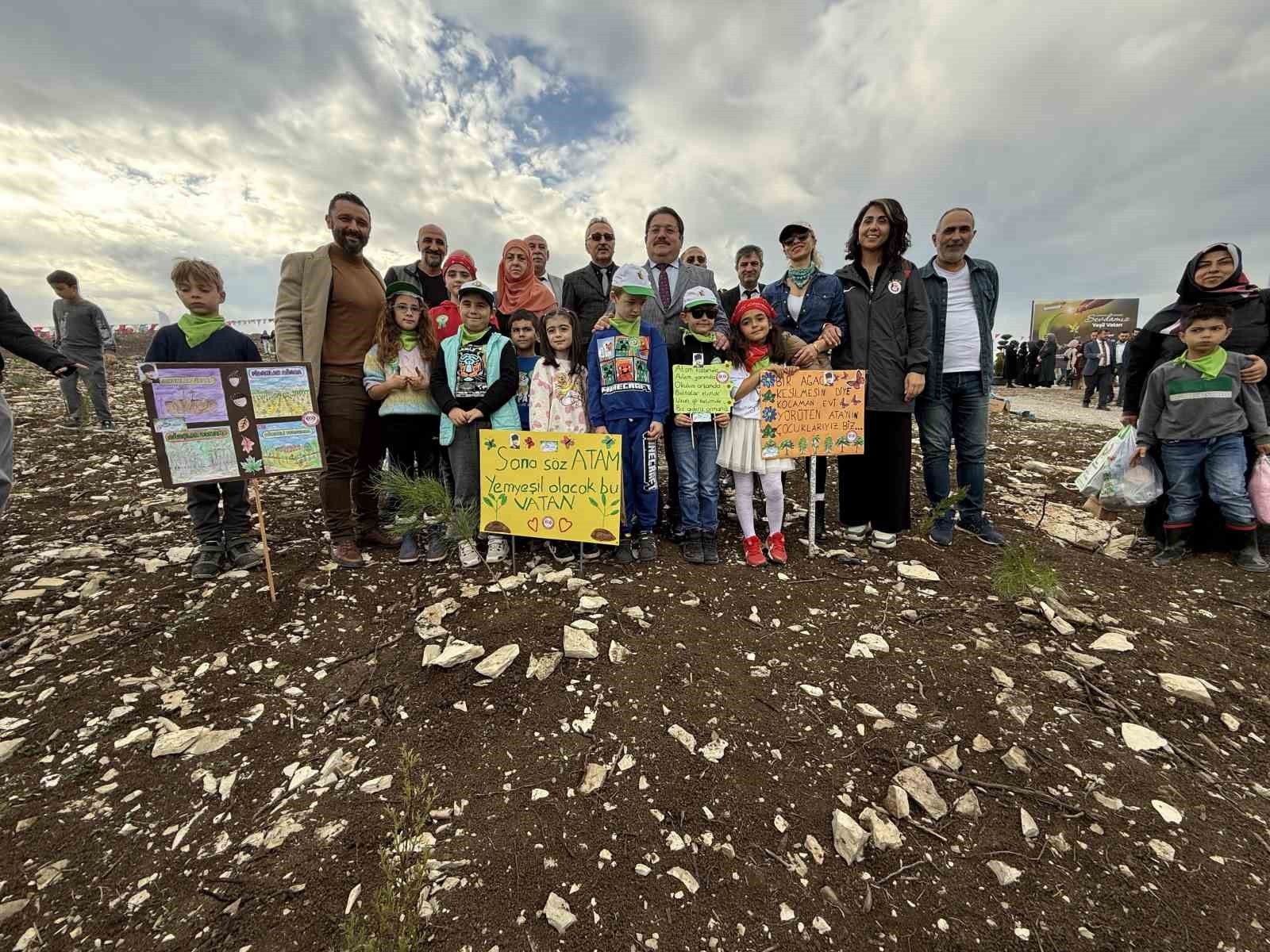 11 KASIM MİLLİ AĞAÇLANDIRMA GÜNÜ ÇERÇEVESİNDE SAKARYA’DA, YOĞUN KATILIMLA GERÇEKLEŞTİRİLEN...