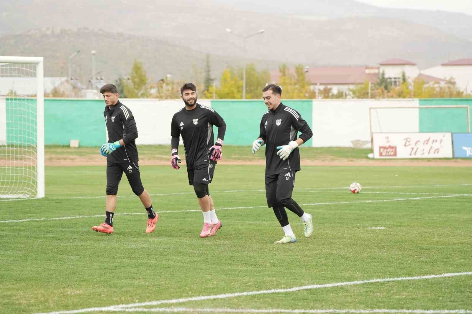 12 BİNGÖLSPOR ŞAMPİYONLUK YOLUNDA EMİN ADIMLARLA İLERLİYOR