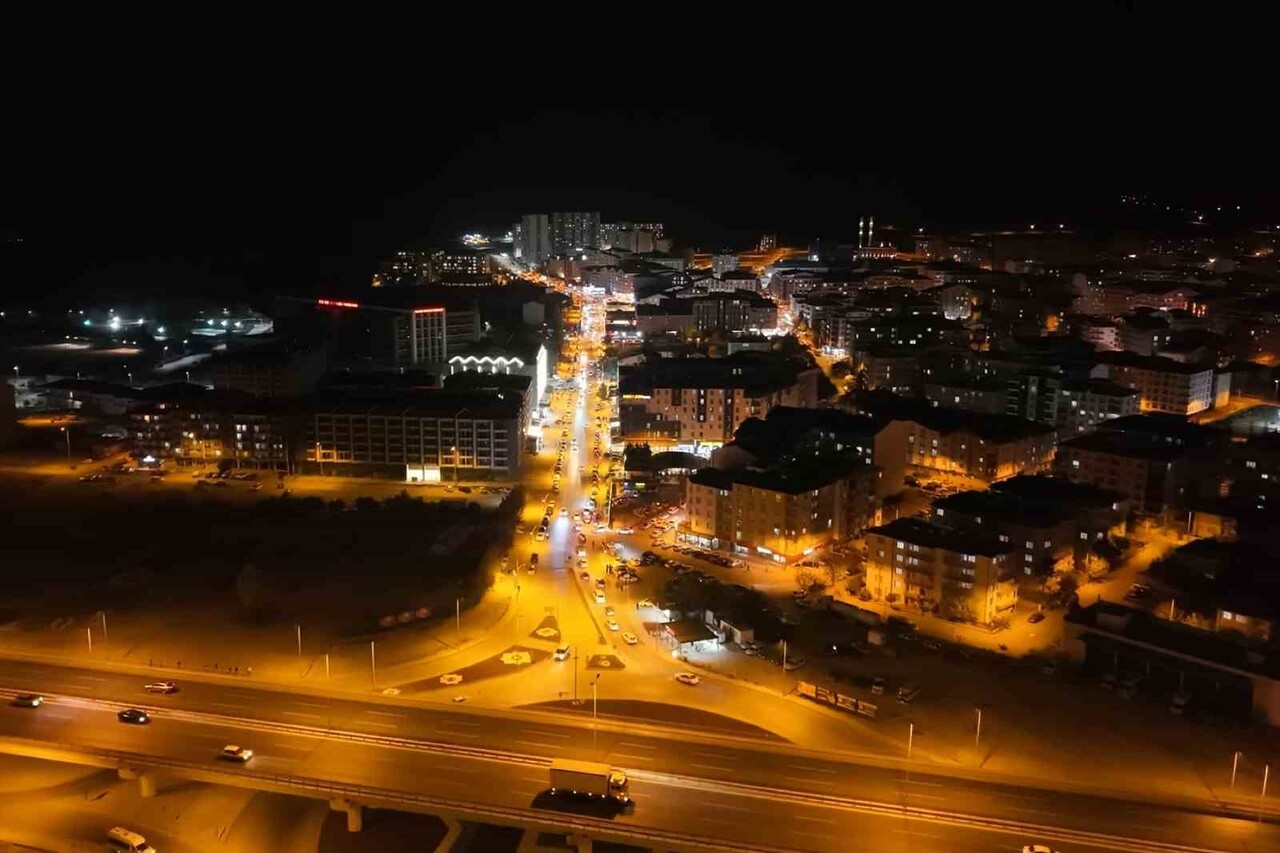 43 İLİN GEÇİŞ GÜZERGAHI KIRIKKALE’NİN YAHŞİHAN İLÇESİNDE GERÇEKLEŞTİRİLEN NARKOTİK UYGULAMASINDA...