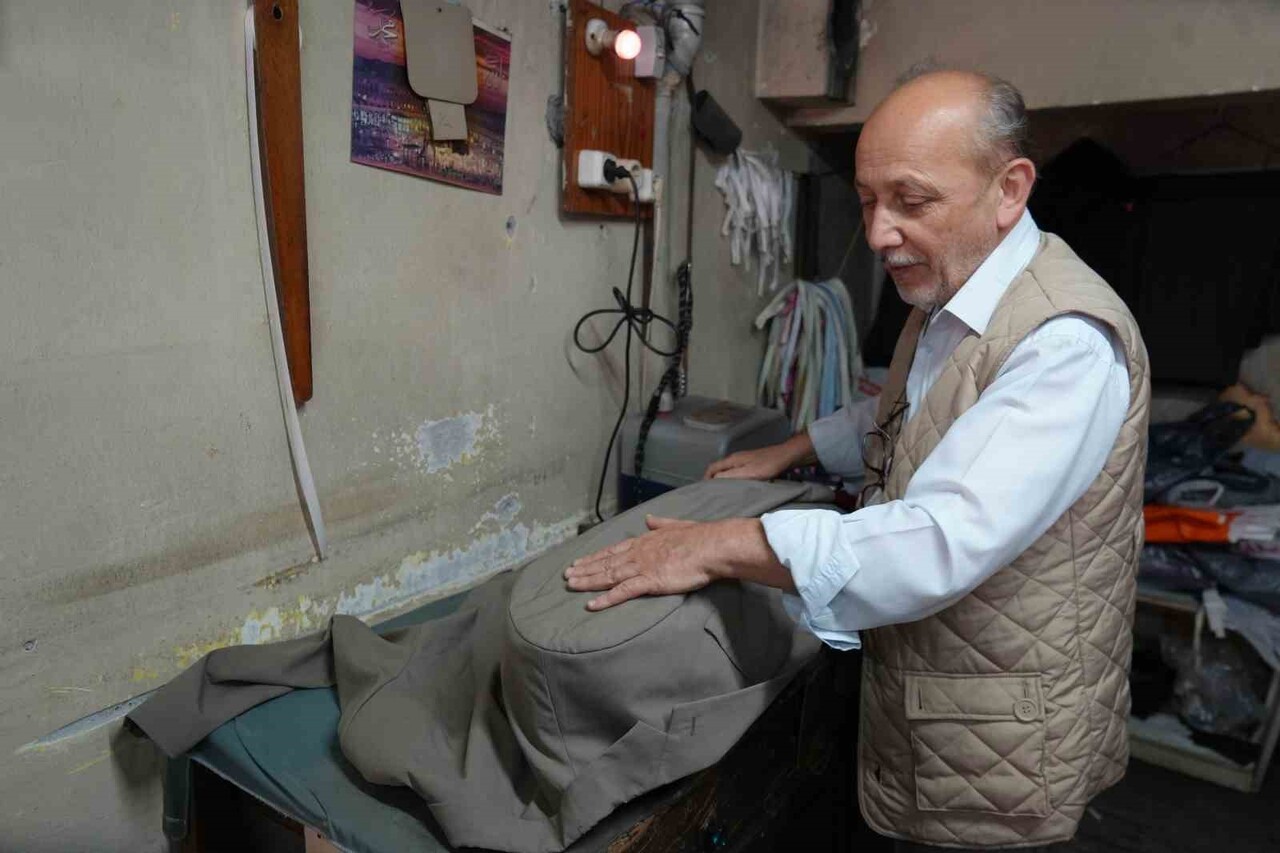 48 YILLIK TERZİ TERZİ BEKİR USLUCAN, TALİDAT VE TAMİRAT HARİÇ EN SON 6 AY ÖNCE BİR CEKET DİKTİĞİNİ...