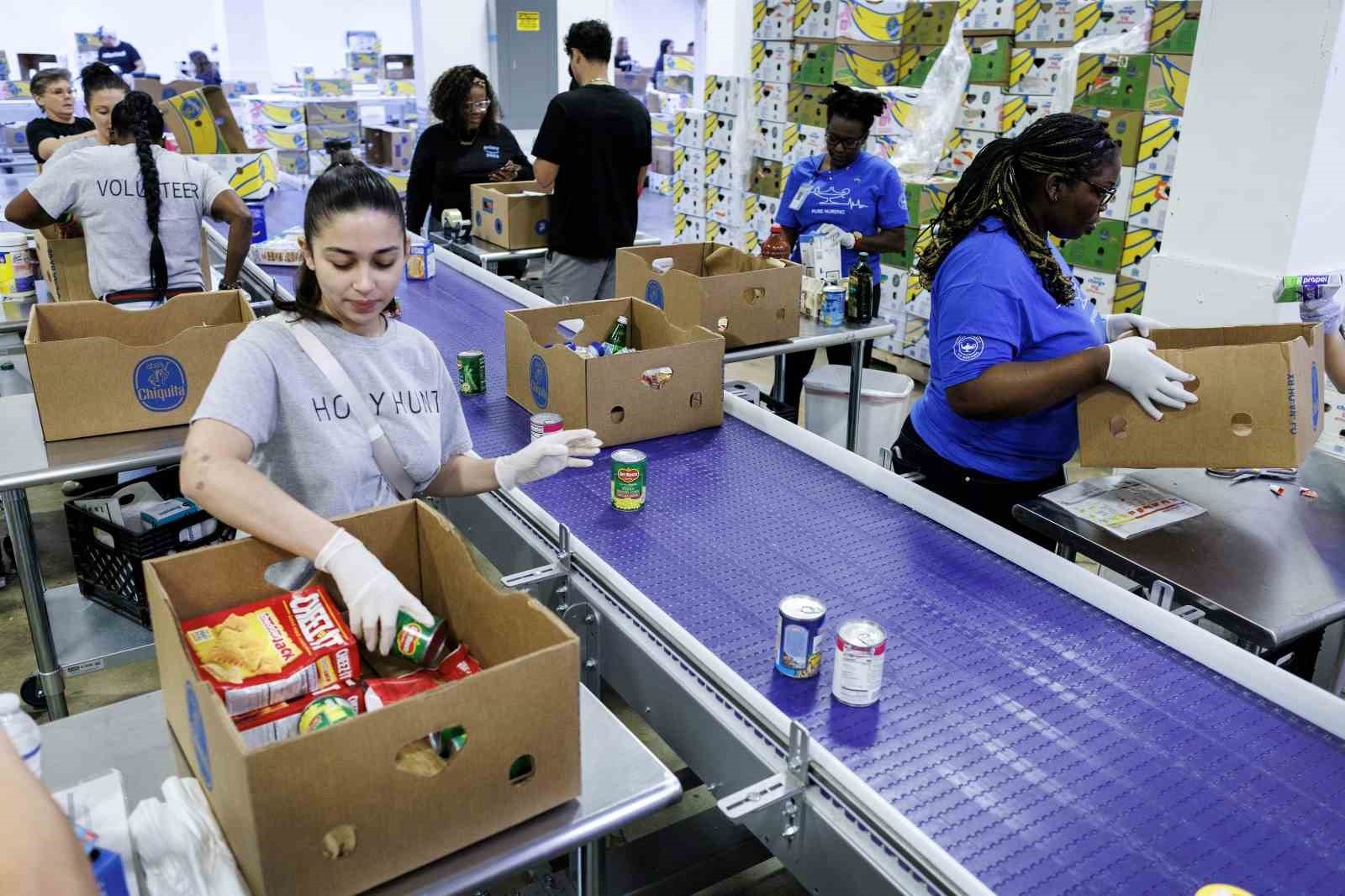 ABD BAŞKANI DONALD TRUMP, EK BESLENME YARDIM PROGRAMI’NA HÜKÜMETİN AÇILMAMASI HALİNDE DEVAM...