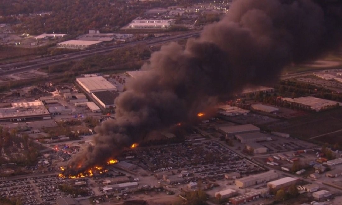 ABD’DEKİ KARGO UÇAĞI KAZASININ BİLANÇOSU NETLEŞMEYE BAŞLADI: EN AZ 3 ÖLÜ, 11 YARALI