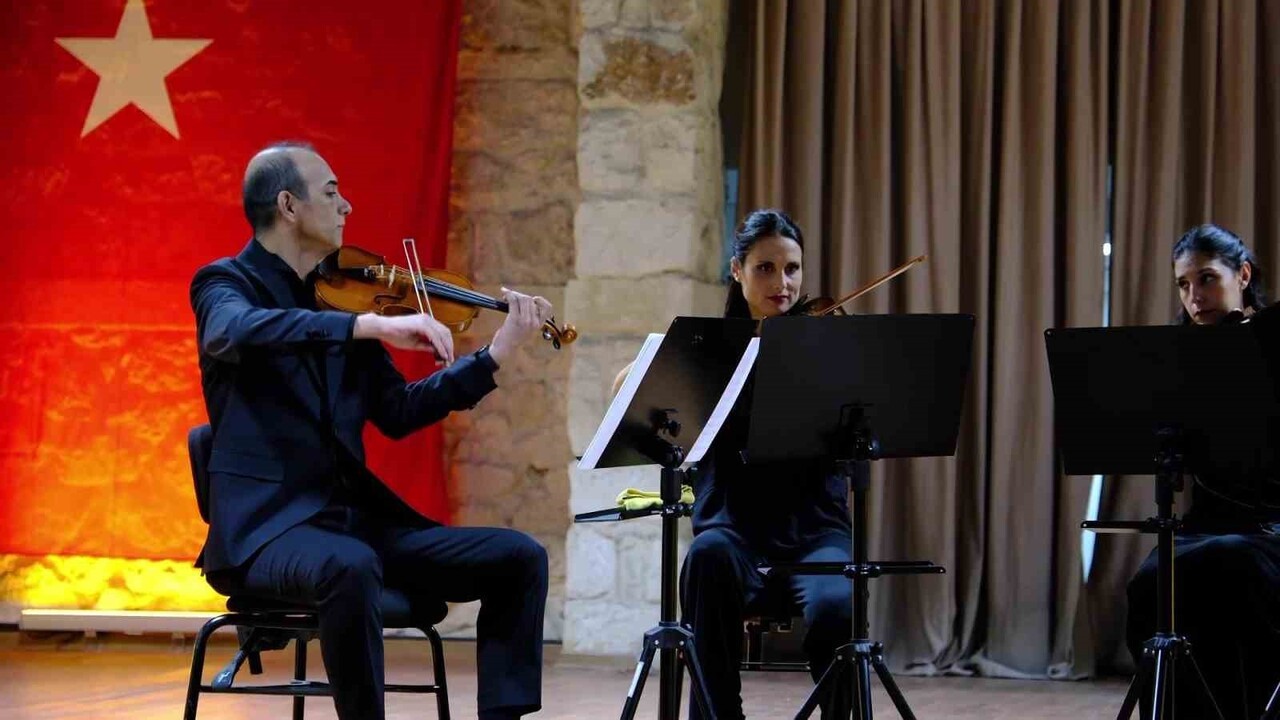 ADANA'DA BU SENE 4.SÜ DÜZENLENEN ‘ADANA ODA MÜZİĞİ FESTİVALİ' SONA ERDİ. FESTİVALDE, MÜZİKSEVERLER...