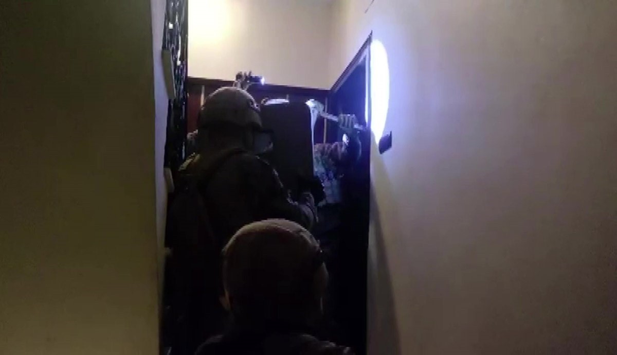 ADANA MERKEZLİ 6 İLDE DÜZENLENEN OPERASYONDA SİLAH TİCARETİ YAPAN ŞEBEKEYE OPERASYON...