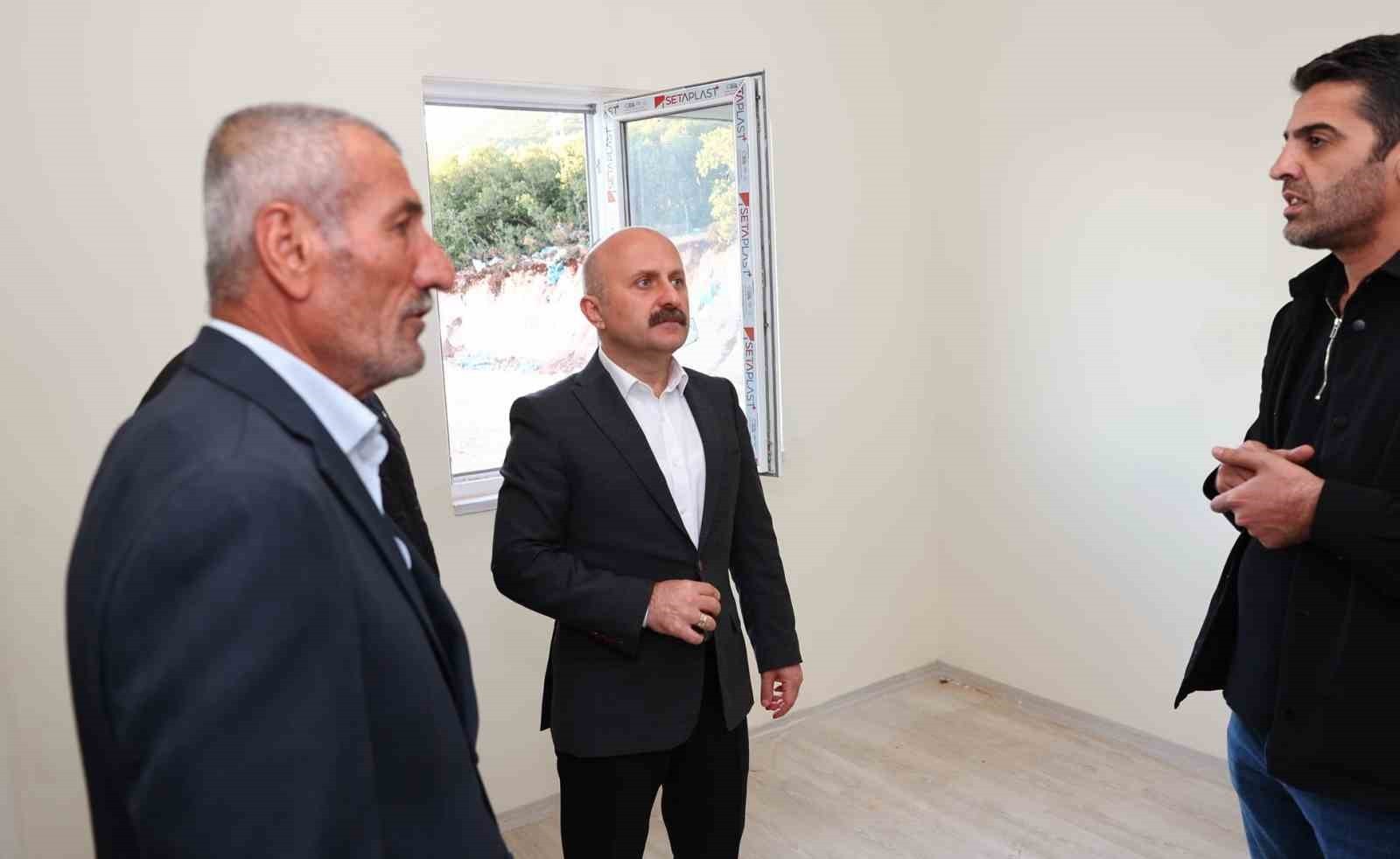 ADIYAMAN VALİSİ OSMAN VAROL, YAPIMI TAMAMLANMA AŞAMASINA GELEN KIRSAL KONUTLARI İNCELEDİ.