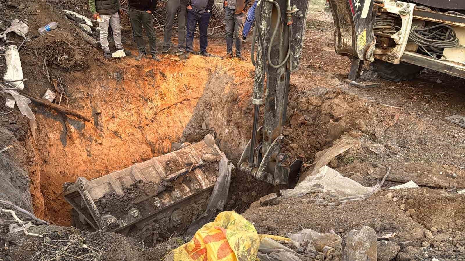 AFYONKARAHİSAR'DA JANDARMA SUÇ ARAŞTIRMA (JASAT) TİMİ TARAFINDAN GERÇEKLEŞTİRİLEN OPERASYONDA...