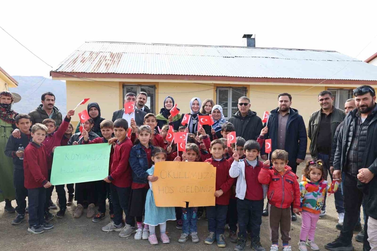 AĞRI VALİLİĞİ HİMAYELERİNDE, İL MİLLİ EĞİTİM MÜDÜRLÜĞÜ TARAFINDAN YÜRÜTÜLEN "OKULUM BENİ BEKLER"...