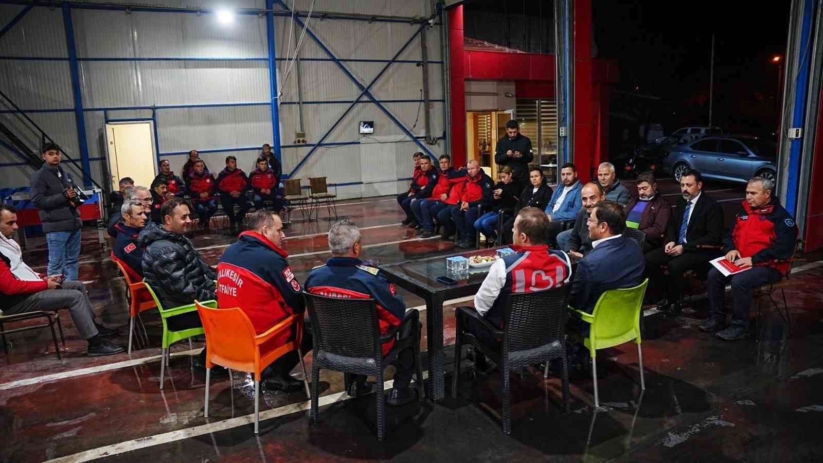 AHMET AKIN'DAN SINDIRGI'YA MORAL ZİYARETİ