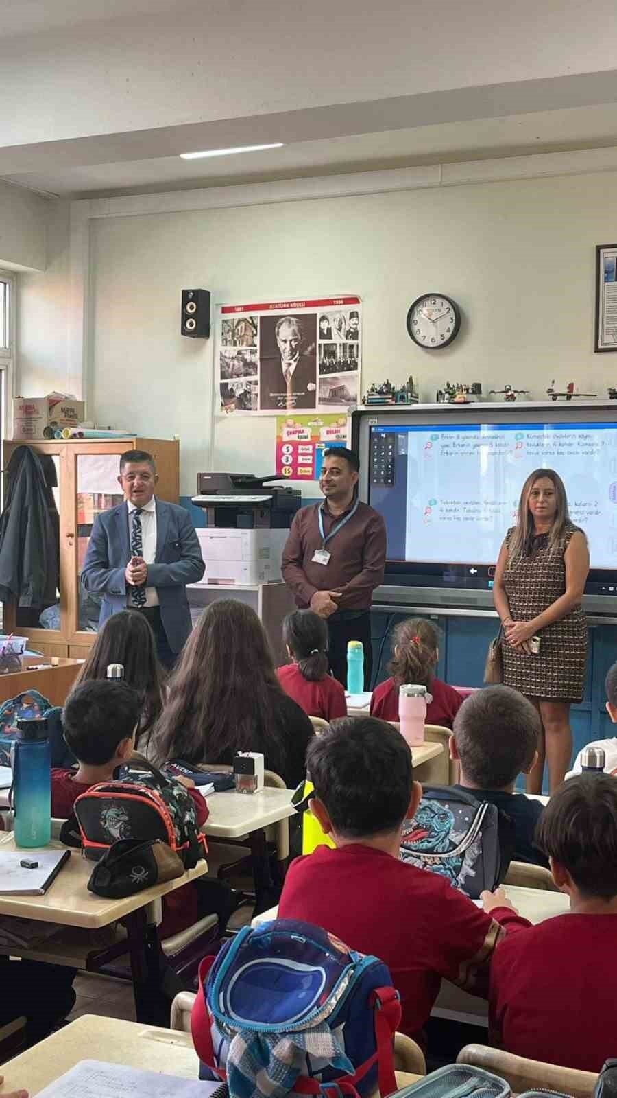 AİLELER, HEDİYE KABUL ETMEYEN SINIF ÖĞRETMENİ İLYAS COŞKUN ADINA İHTİYAÇ SAHİBİ BİR VATANDAŞA...