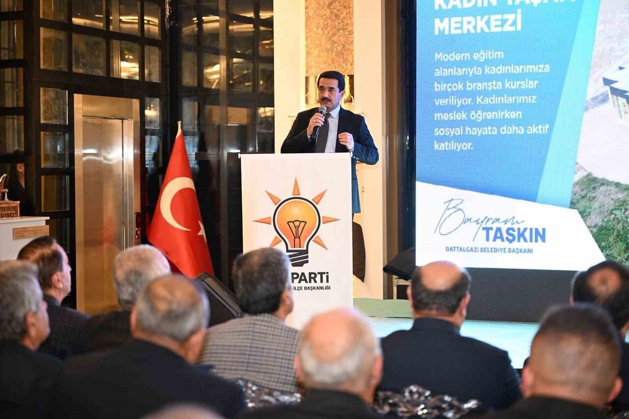 AK PARTİ BATTALGAZİ İLÇE BAŞKANLIĞI TARAFINDAN DÜZENLENEN MAHALLE BAŞKANLARI EĞİTİM PROGRAMI’NDA...