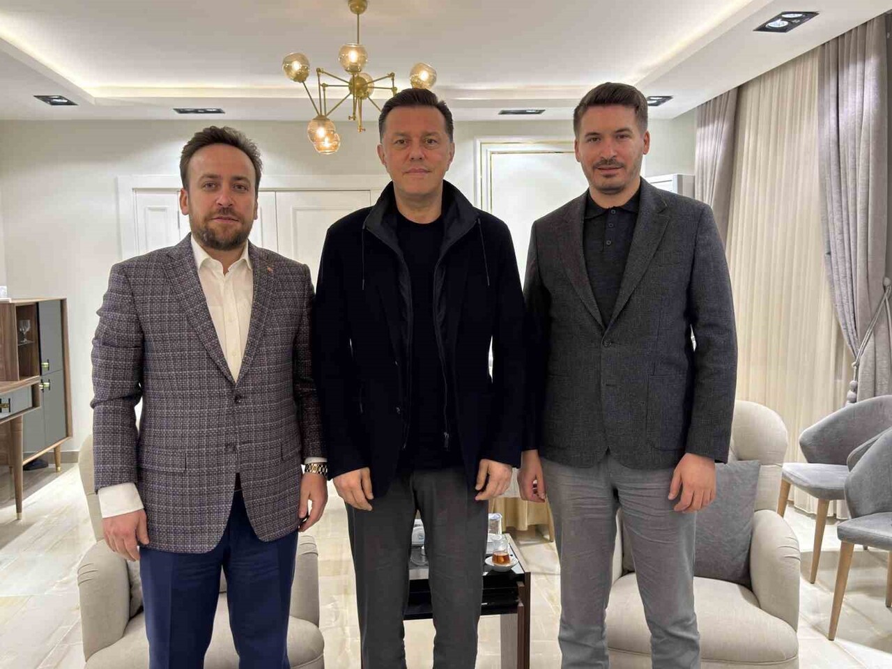 AK PARTİ ESKİŞEHİR MİLLETVEKİLİ NEBİ HATİPOĞLU, YENİ ATANAN ODUNPAZARI İLÇE BAŞKANI MUSTAFA KEMAL...