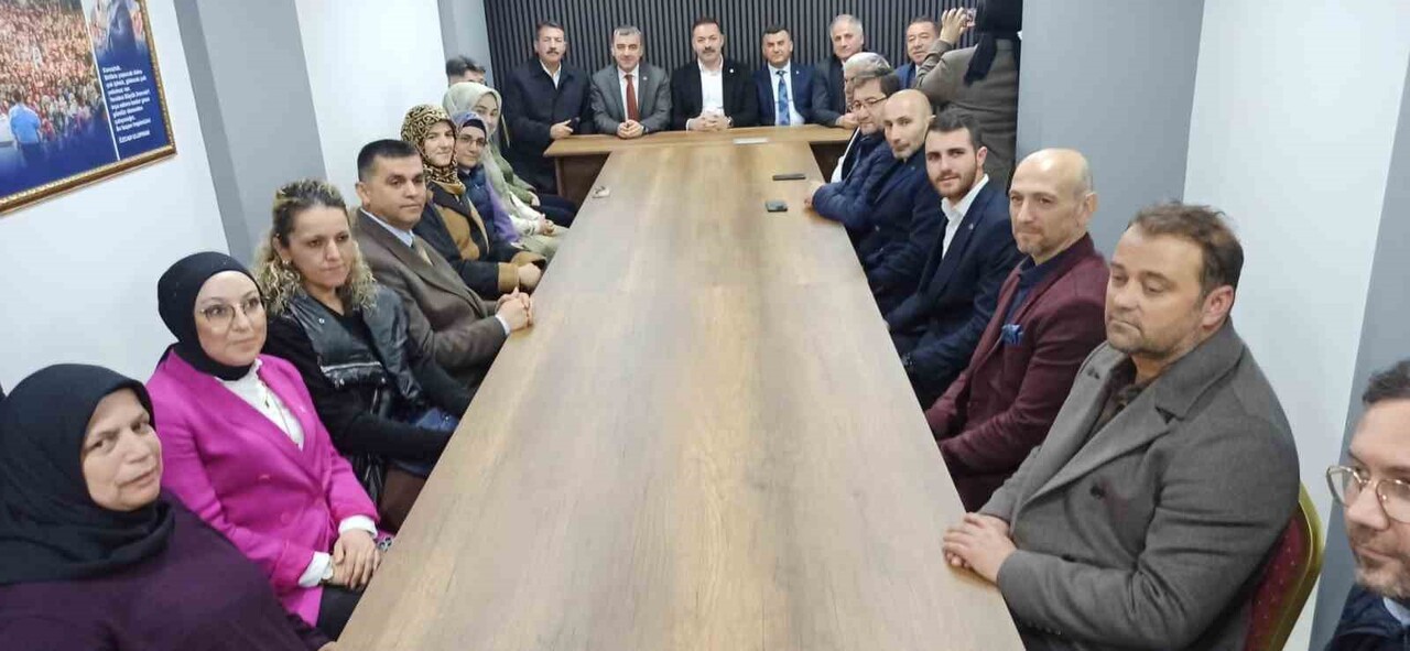 AK PARTİ HEYETİ DEVREK İLÇE BAŞKANLIĞINA NEZAKET ZİYARETİNDE BULUNDU.