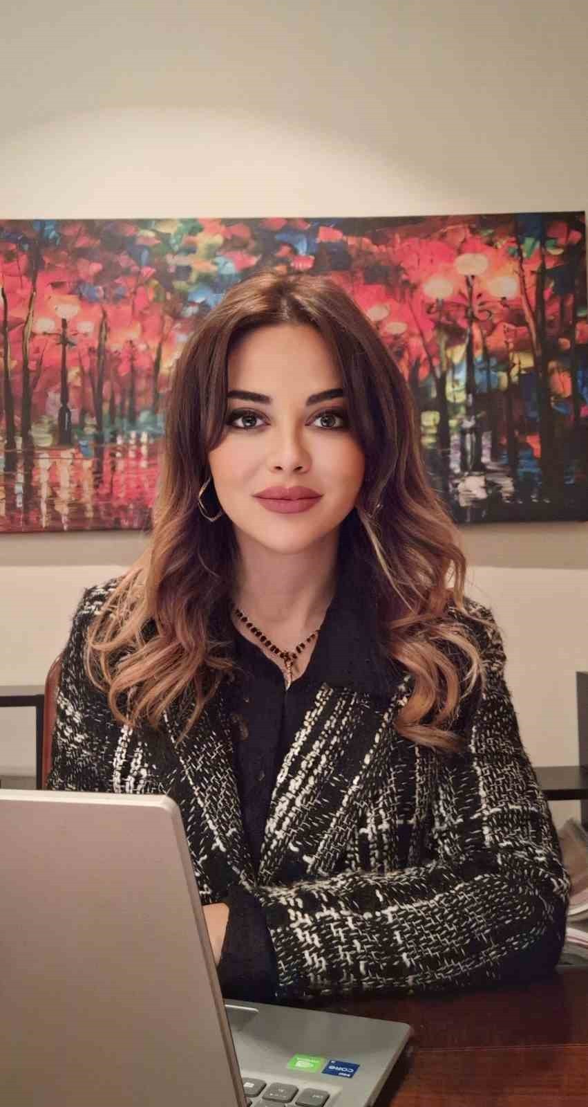 AKADEMİSYEN VE TEKNOLOJİ UZMANI ECEHAN ERSÖZ