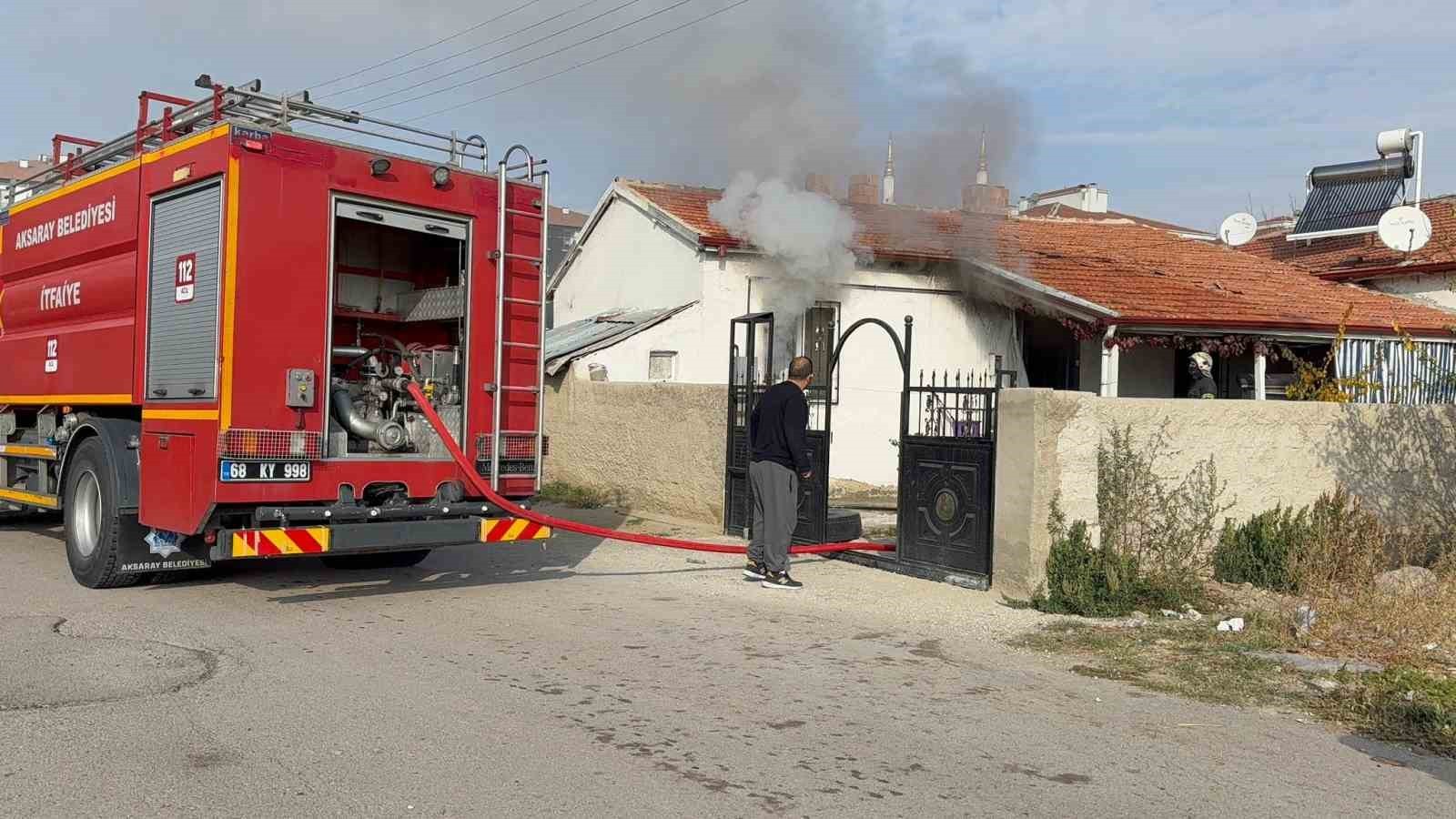AKSARAY’DA ANNESİYLE TARTIŞTIĞI İDDİA EDİLEN ŞAHIS ANNESİNİN KALDIĞI MÜSTAKİL EVİ ATEŞE VERDİ....