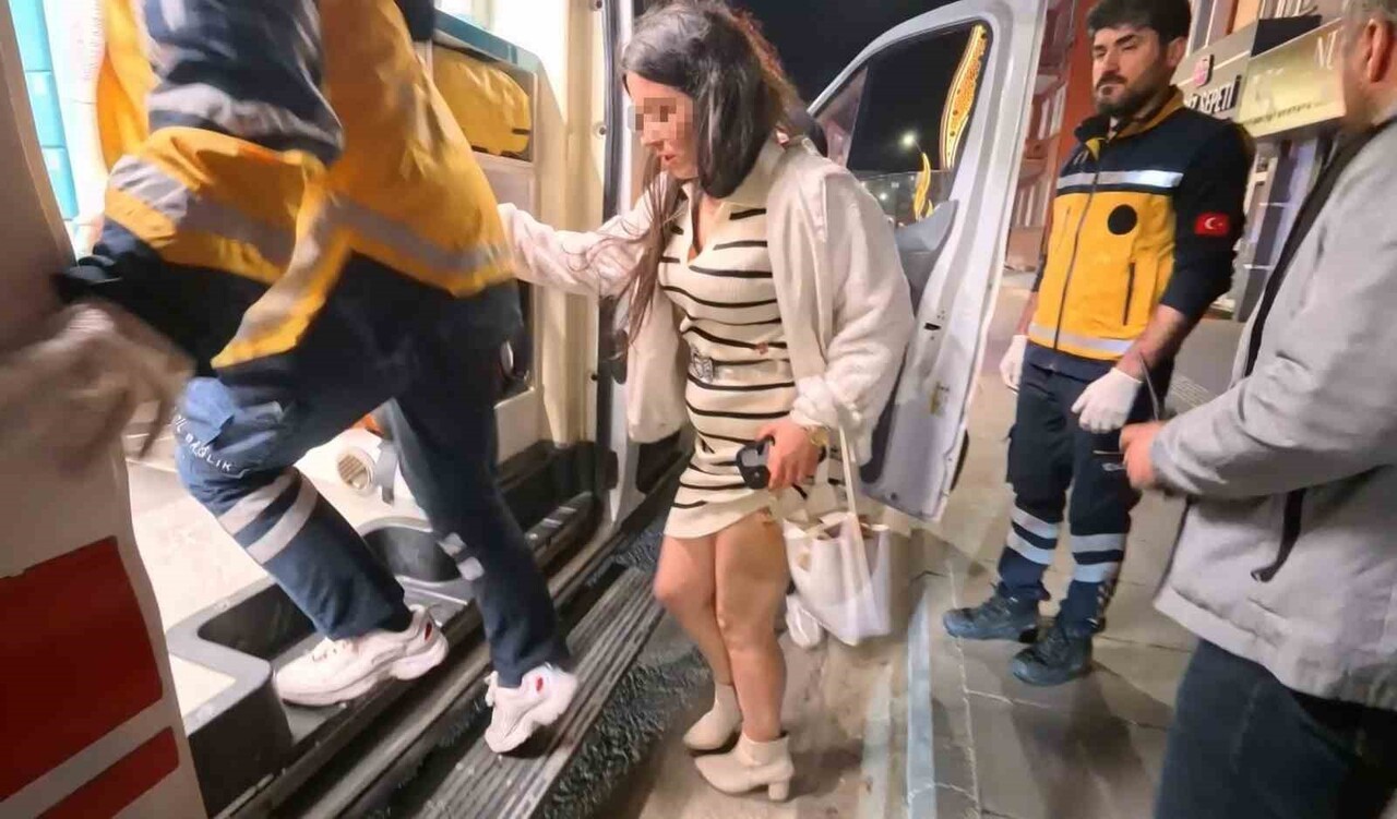 AKSARAY’DA ERKEK ARKADAŞINI YENİ SEVGİLİSİ OLDUĞUNU ÖĞRENEN KADIN, YOLDA KARŞILAŞTIĞI HEMCİNSİNİ...