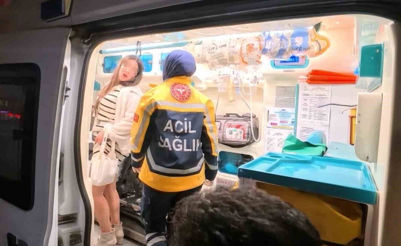 AKSARAY’DA ERKEK ARKADAŞINI YENİ SEVGİLİSİ OLDUĞUNU ÖĞRENEN KADIN, YOLDA KARŞILAŞTIĞI HEMCİNSİNİ...