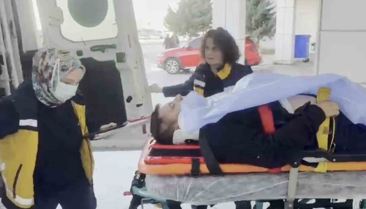 AKSARAY’DA İKİ TIRIN ÇARPIŞMASI SONUCU MEYDANA GELEN TRAFİK KAZASINDA 1 SÜRÜCÜ YARALANDI.