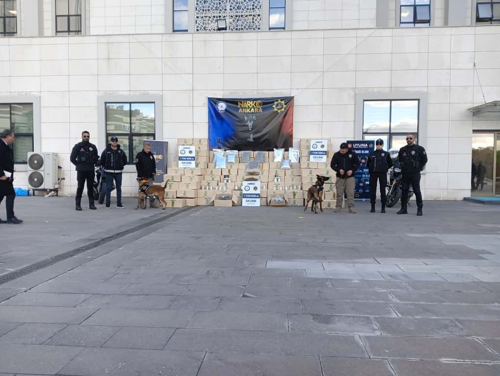 ANKARA MERKEZLİ 4 İLDE, NARKOTİK POLİSLERİNCE KOCAELİ’NİN DERİNCE LİMANINDA GERÇEKLEŞTİRİLEN...