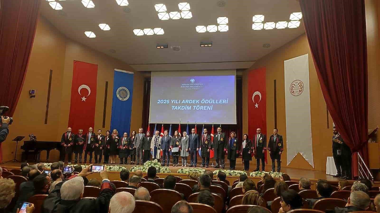 ANKARA ÜNİVERSİTESİ 2025-2026 AKADEMİK YILI AÇILIŞ TÖRENİ DÜZENLENDİ. TÖRENDE, AKADEMİK YILIN...
