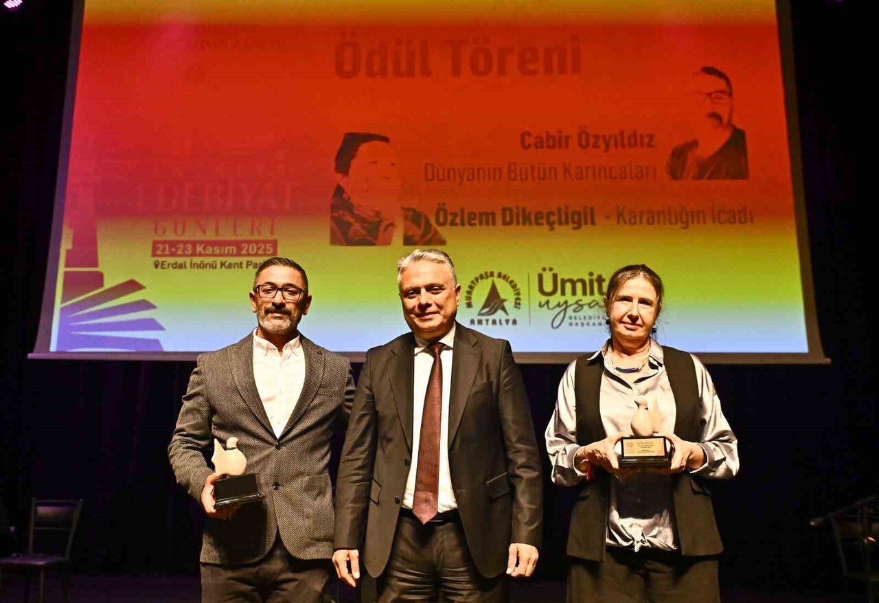 ANTALYA’DA BU YIL 10’UNCUSU DÜZENLENEN ANTALYA EDEBİYAT GÜNLERİ, TÜRKAN ŞORAY KÜLTÜR MERKEZİ’NDE...